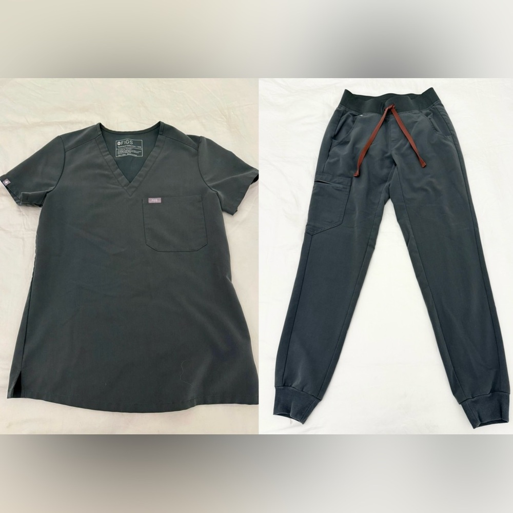 FIGS scrubs Catarina top Zamora jogger set in Bonsai sz XXS